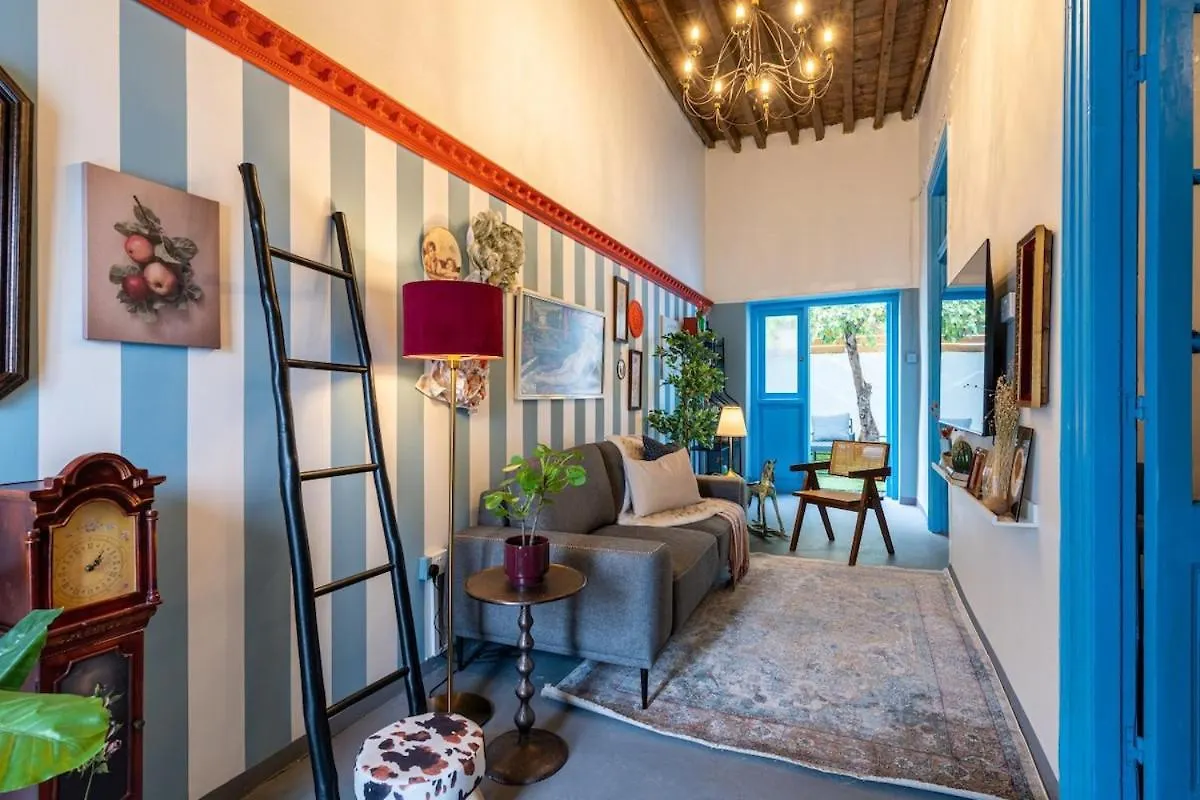 Blue Haven - 2-Br Artistic Escape In Larnaca location